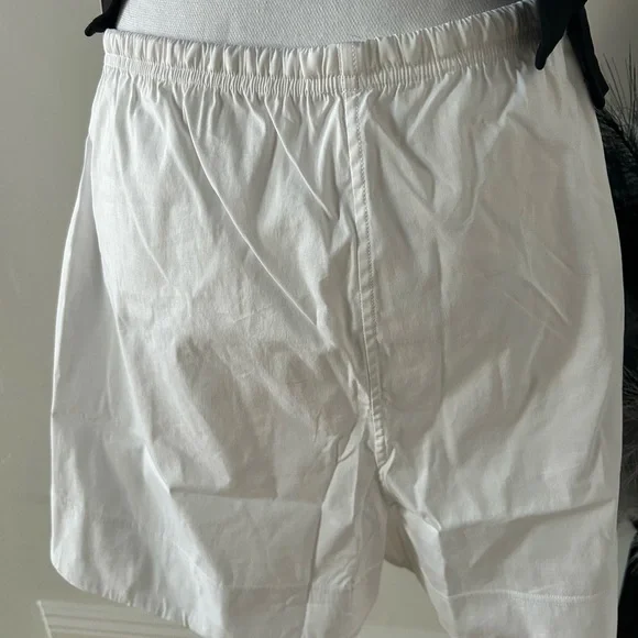NWT Lululemon Cotton Blend Poplin High Rise Short 4” - Picture 3 of 9